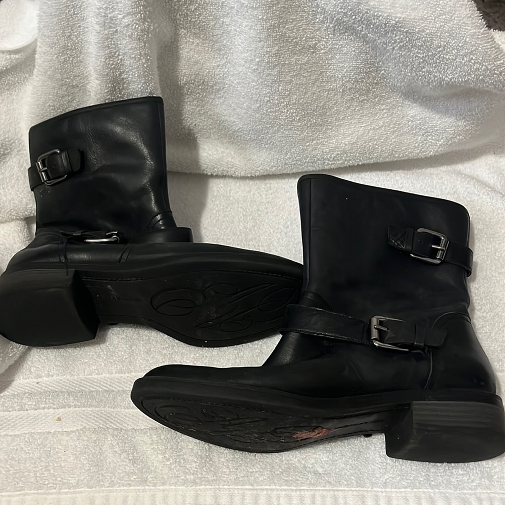 Enzo angiolini black boots